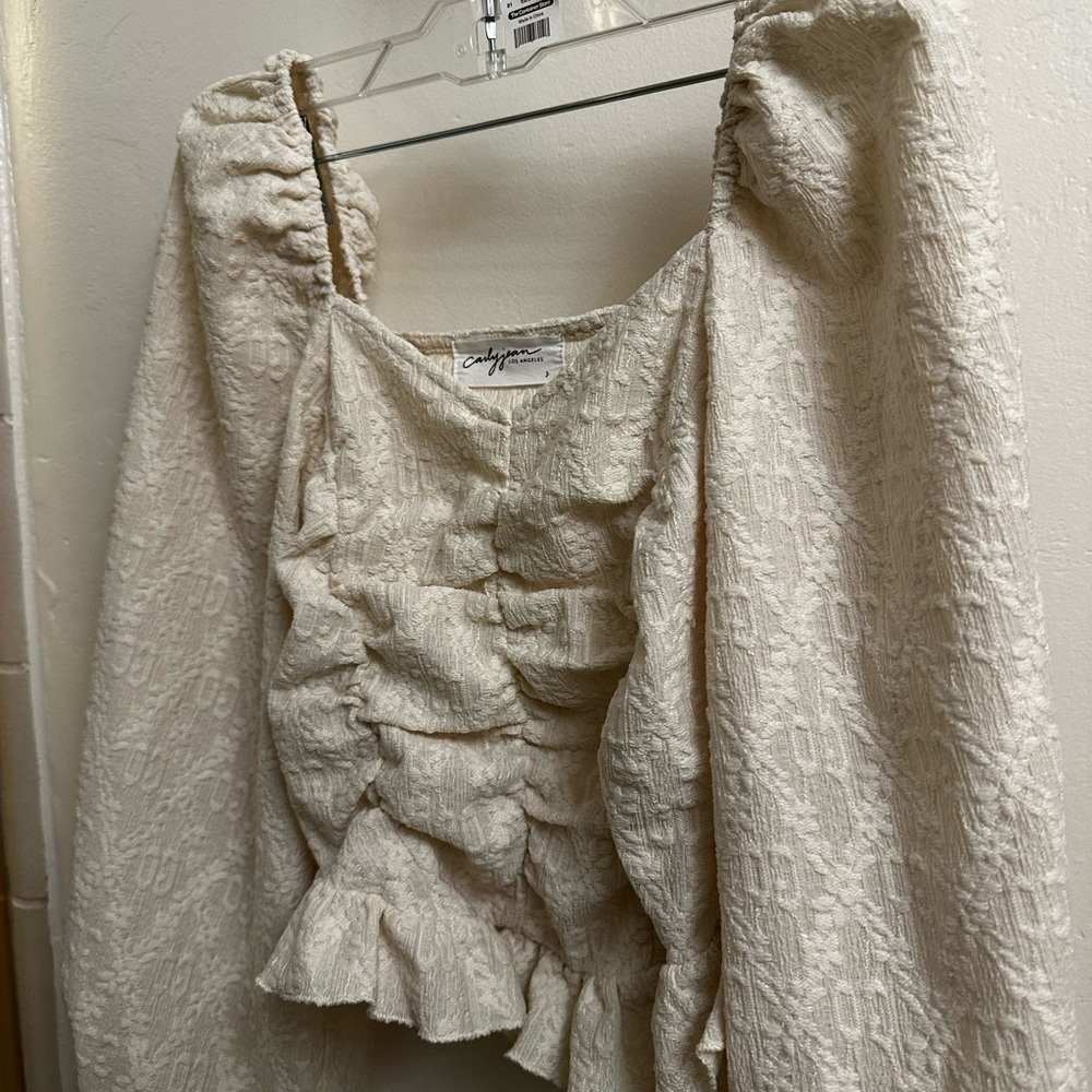 Carly Jean Los Angeles Ivory Textured Blouse - Picture 3 of 3